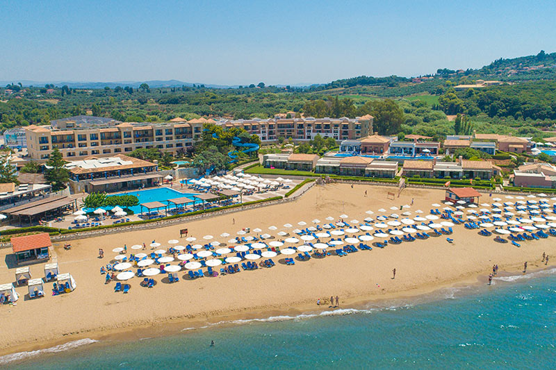 Pláž hotela Olympian Village 5* - Peloponéz, Grécko